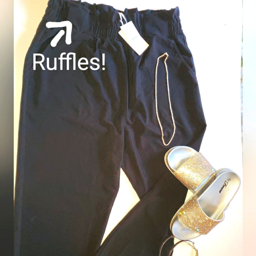 Black Ruffled Waist trouser ⚫